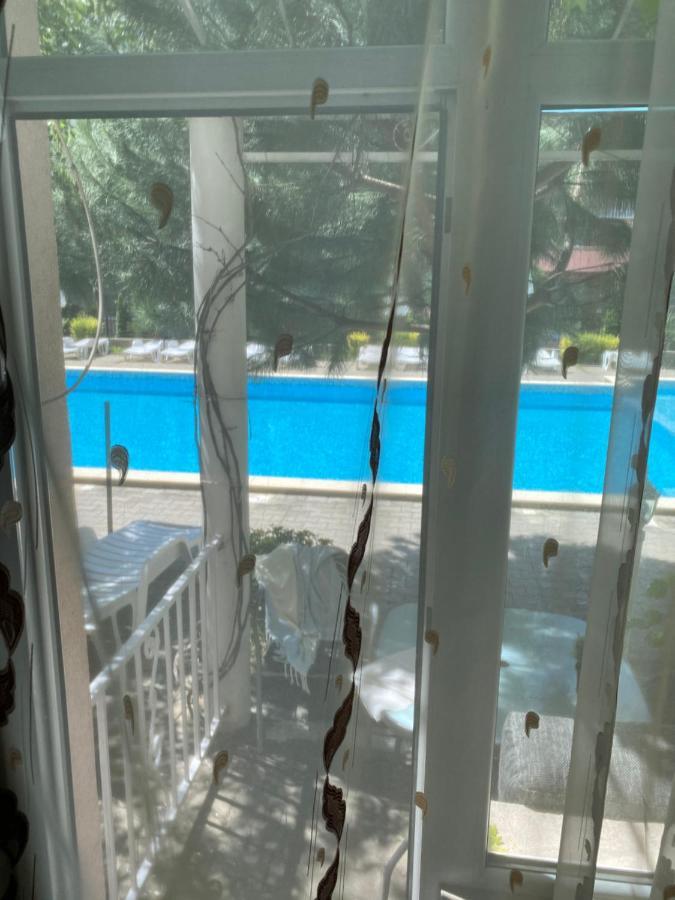 Апартамент На Солнечном Берегу Pantai Sunny Bagian luar foto