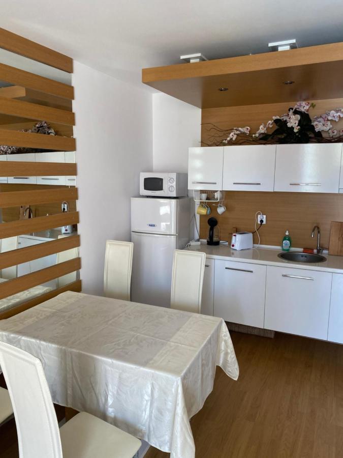 Апартамент На Солнечном Берегу Pantai Sunny Bagian luar foto