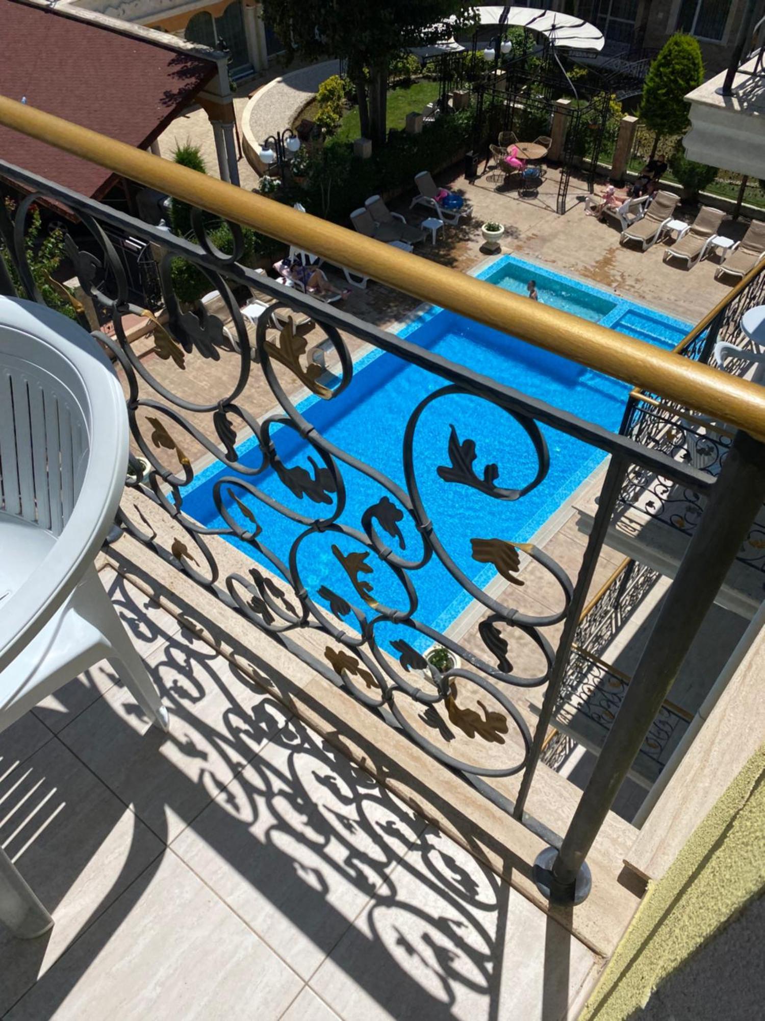 Апартамент На Солнечном Берегу Pantai Sunny Bagian luar foto