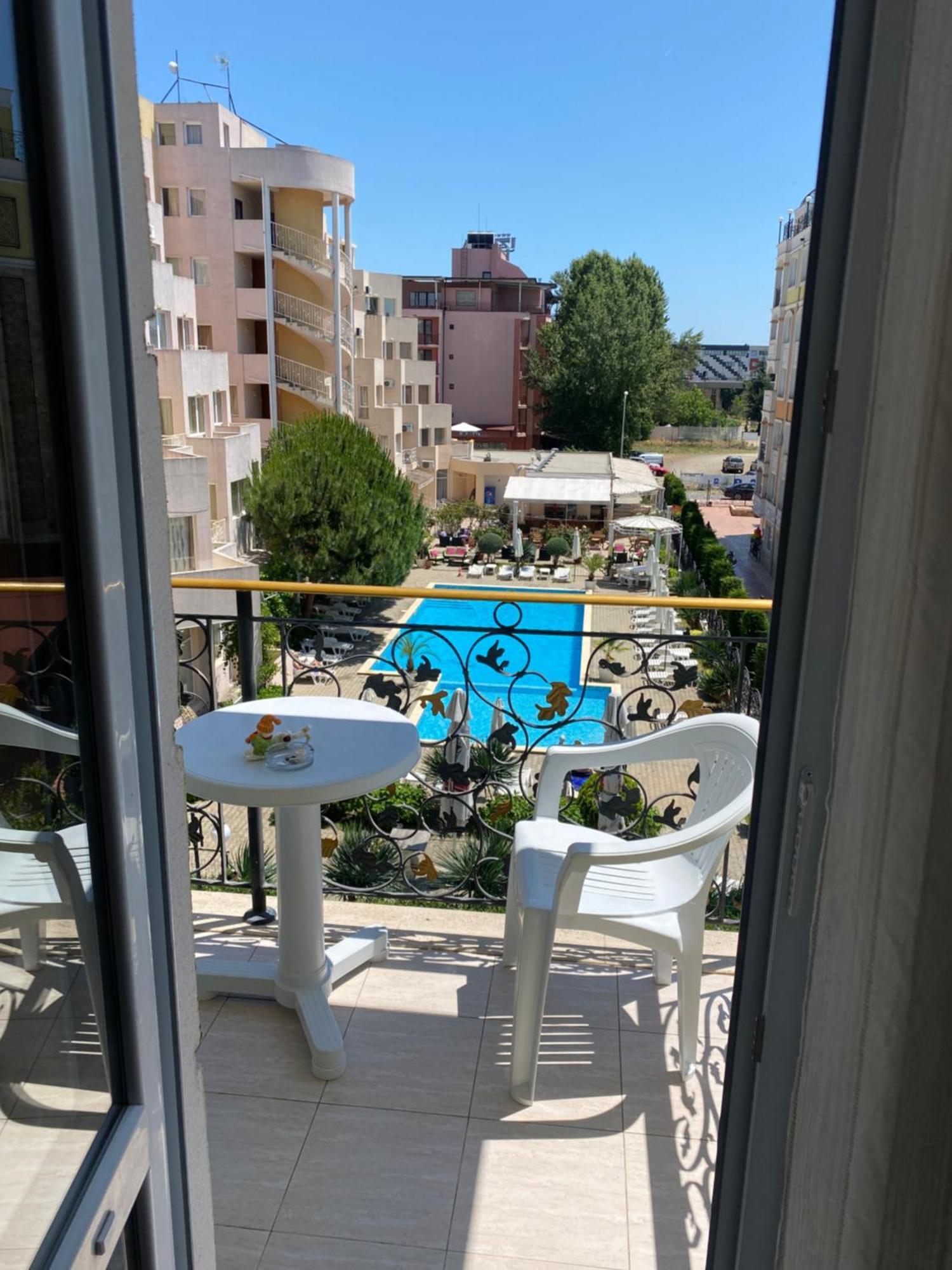 Апартамент На Солнечном Берегу Pantai Sunny Bagian luar foto